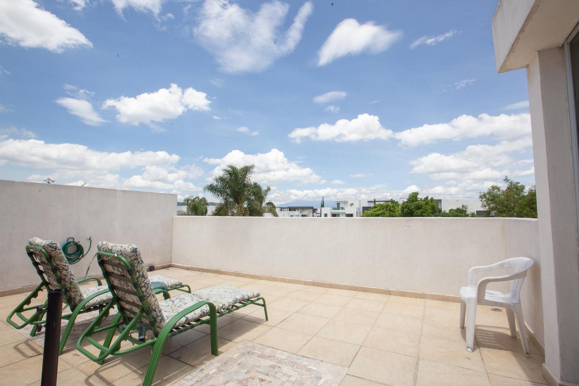 Habitacion Matrimonial Con Cama Y Sofa Para Cuatro Personas Tlaxcalancingo Exterior photo